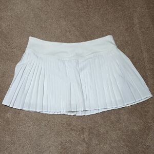 Kimchi Blue White Pleated Mini Skort